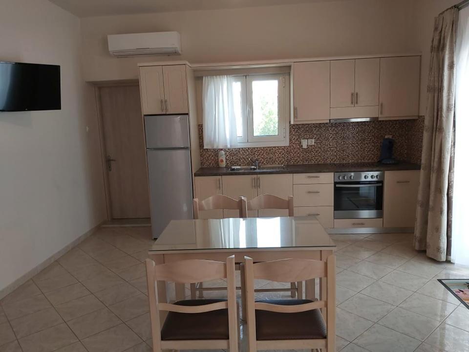 Konstantinos Apartments Ammoudia Pokój zdjęcie