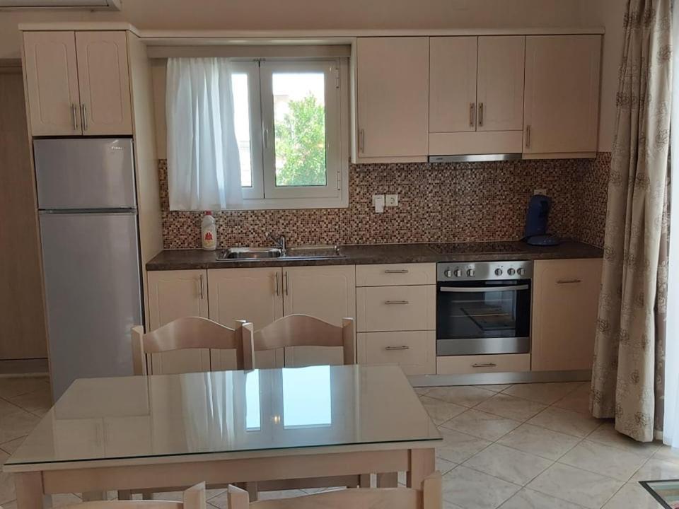 Konstantinos Apartments Ammoudia Pokój zdjęcie